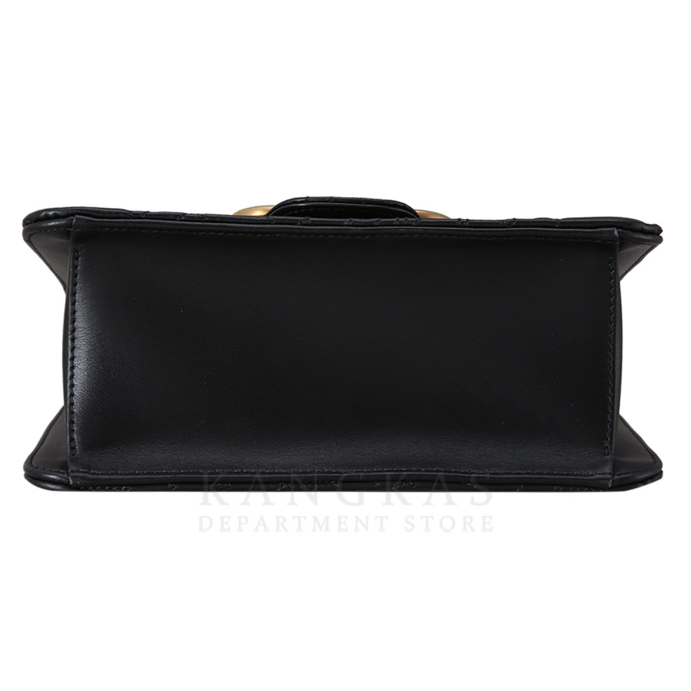 FERRAGAMO(USED)페레가모 21H153 간치니 퀼팅 플랩백